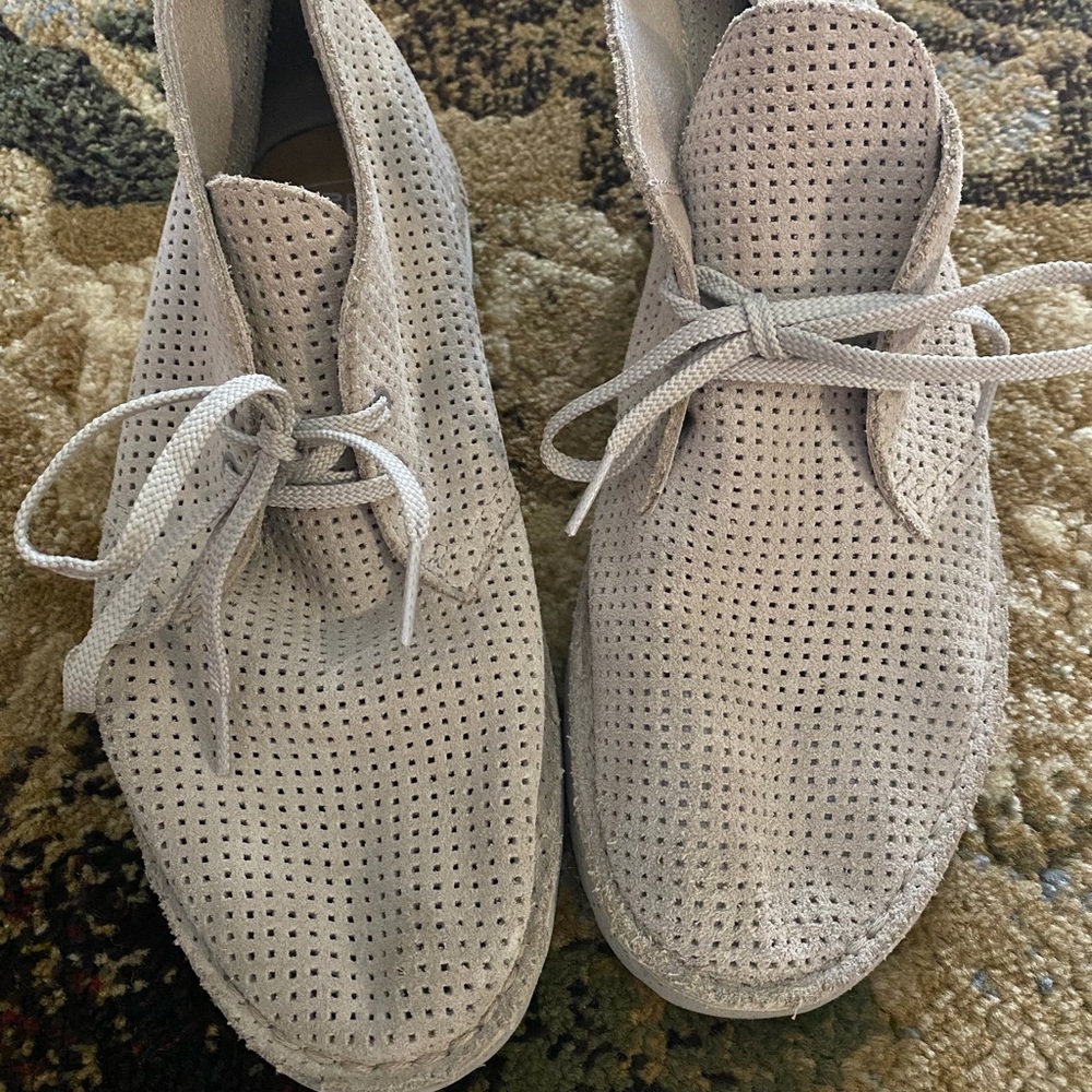 clarks tan suede ventilated chukka boots